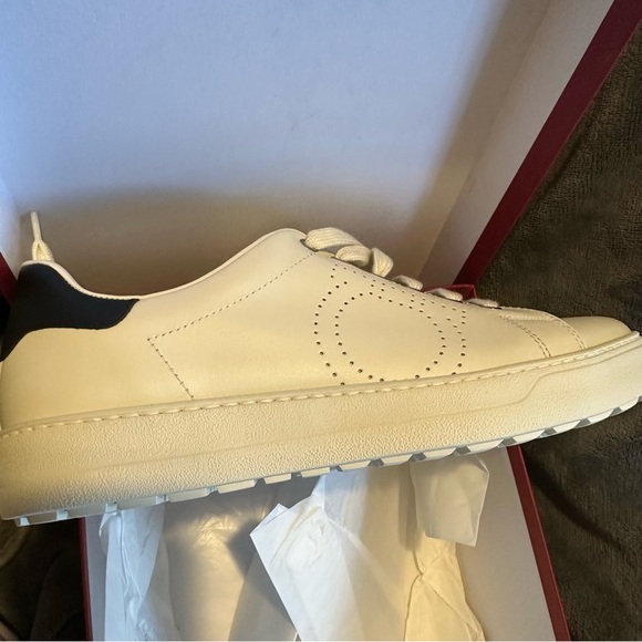 NWT Authentic Salvatore Ferragamo Pierre Sneakers Size 10 Women’s - Picture 7 of 7